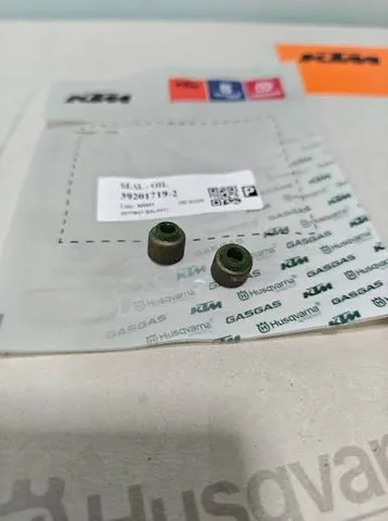 SELLOS DE VALVULAS DUKE 200 / RC 200 (PAQUETE X 2 UND)